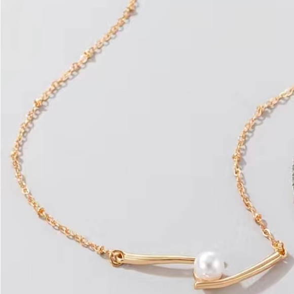 Fine Jewelry Women’s Pearl Necklace (Gold plate) (Silver Tone) - Picture 6 of 8